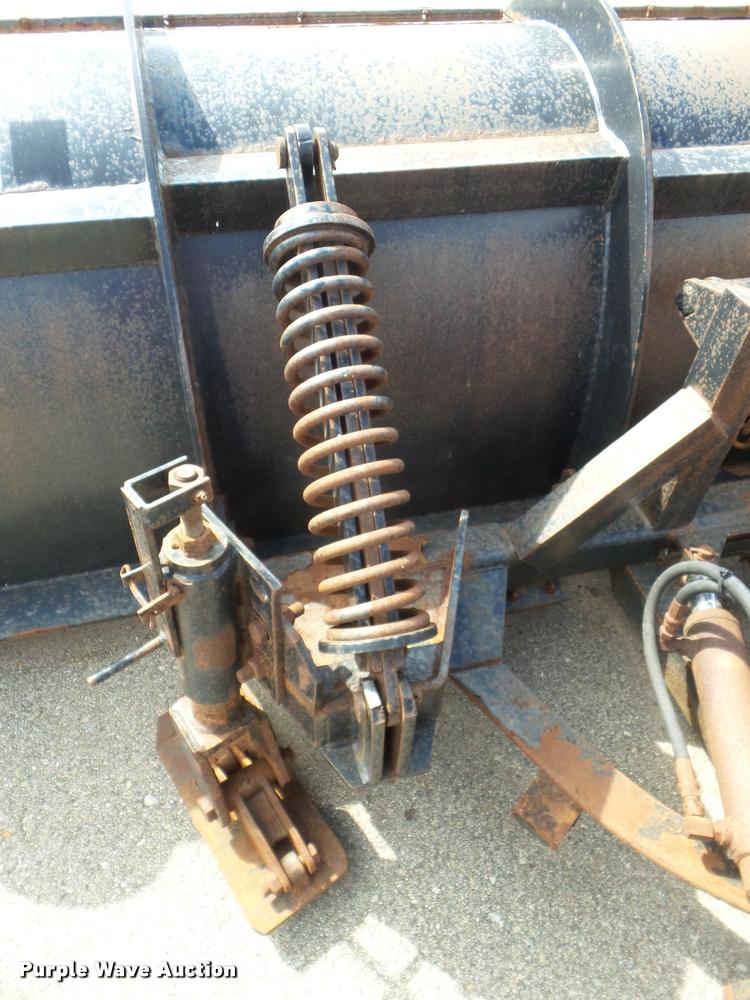 image for item J5084 2003 International 7500 dump truck