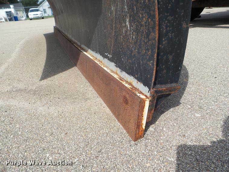 image for item J5084 2003 International 7500 dump truck