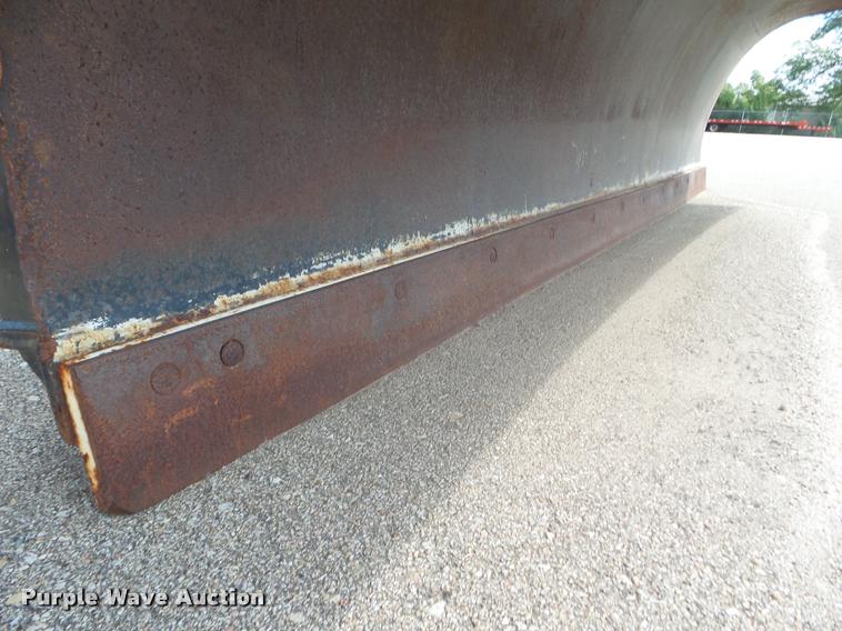 image for item J5084 2003 International 7500 dump truck