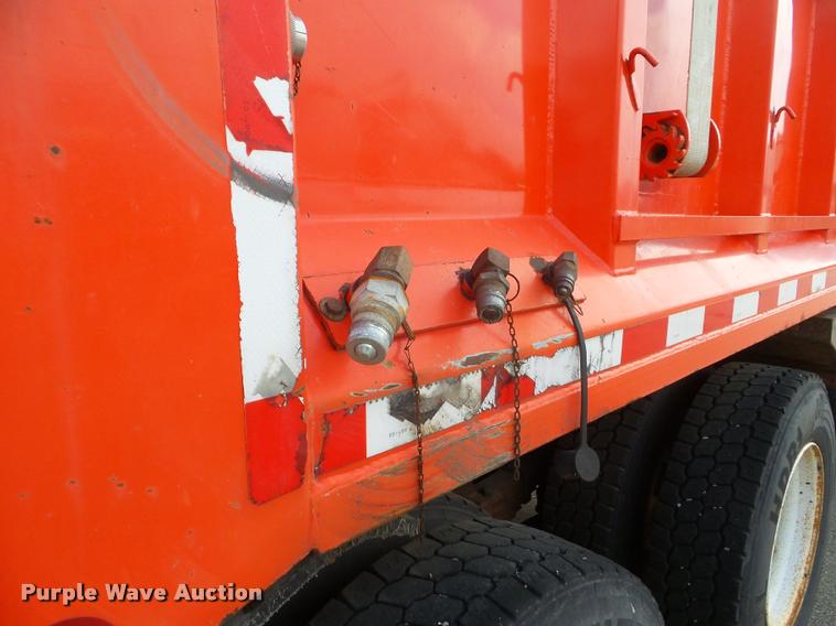 image for item J5084 2003 International 7500 dump truck