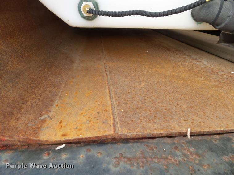 image for item J5084 2003 International 7500 dump truck