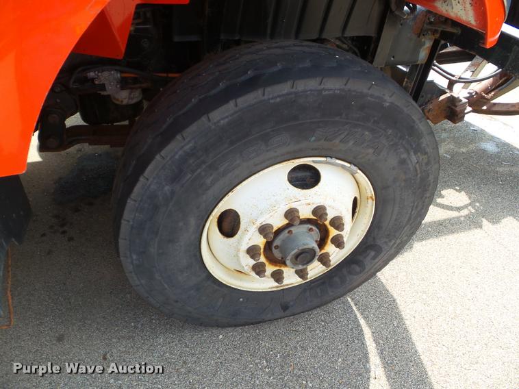 image for item J5084 2003 International 7500 dump truck