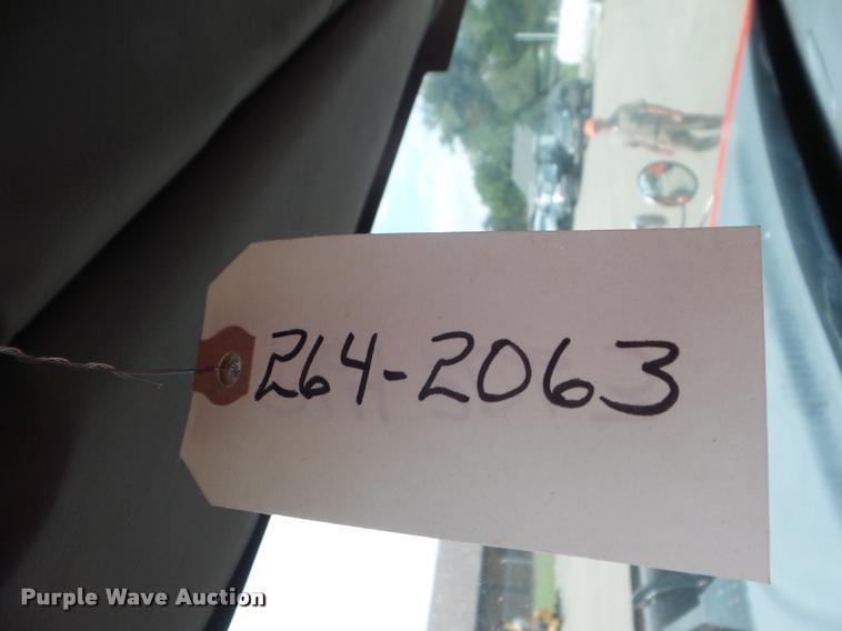 image for item J5084 2003 International 7500 dump truck