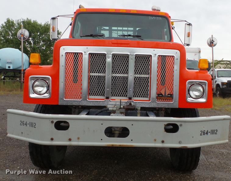 image for item K3678 2002 International F2574 flatbed truck