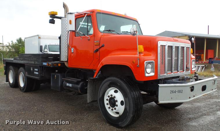 image for item K3678 2002 International F2574 flatbed truck