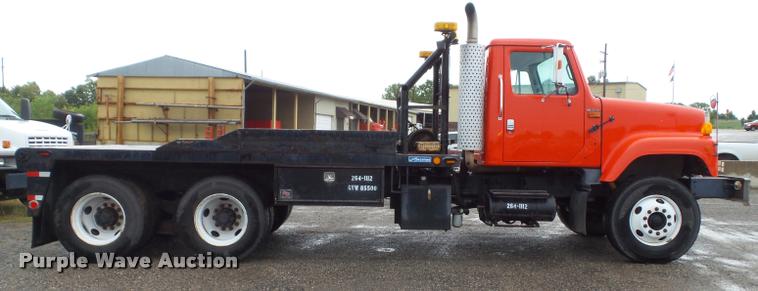 image for item K3678 2002 International F2574 flatbed truck