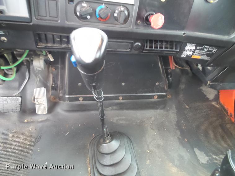 image for item K3678 2002 International F2574 flatbed truck