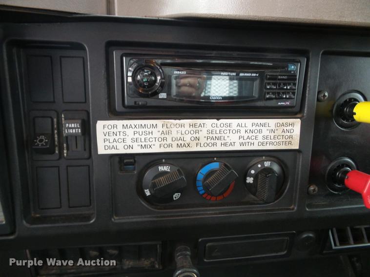 image for item K3678 2002 International F2574 flatbed truck