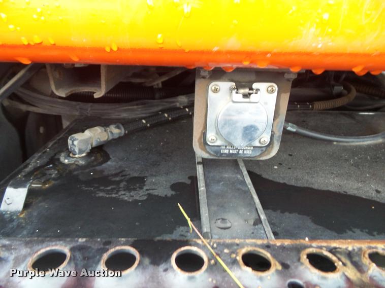 image for item K3678 2002 International F2574 flatbed truck