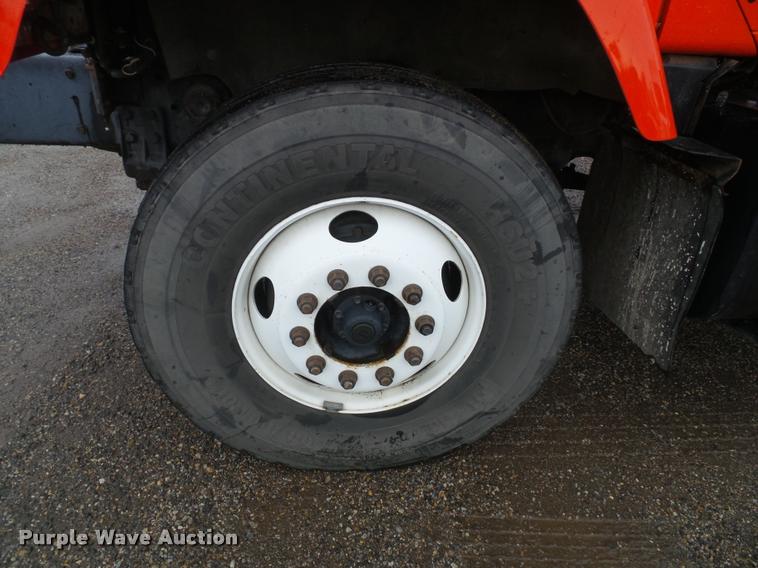 image for item K3678 2002 International F2574 flatbed truck