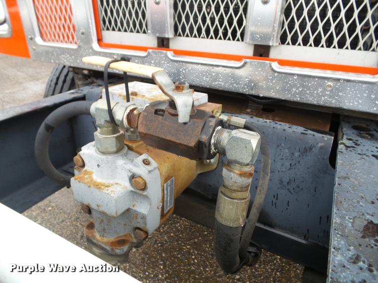 image for item K3678 2002 International F2574 flatbed truck