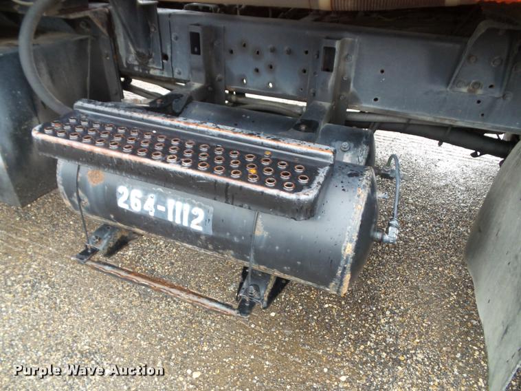 image for item K3678 2002 International F2574 flatbed truck