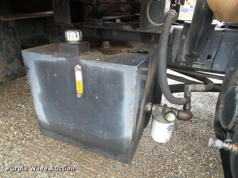 image for item K3678 2002 International F2574 flatbed truck