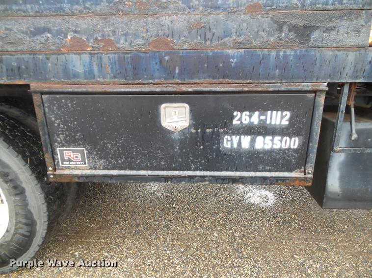 image for item K3678 2002 International F2574 flatbed truck
