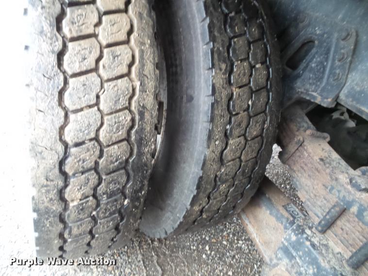 image for item K3678 2002 International F2574 flatbed truck