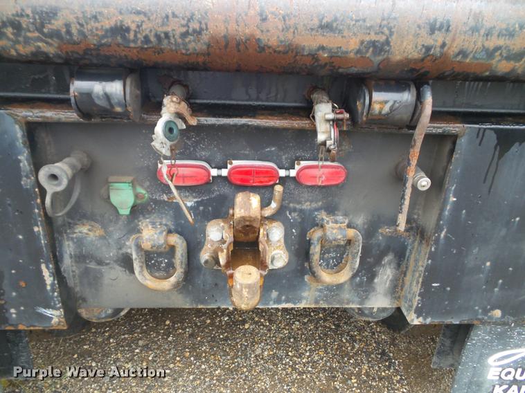 image for item K3678 2002 International F2574 flatbed truck