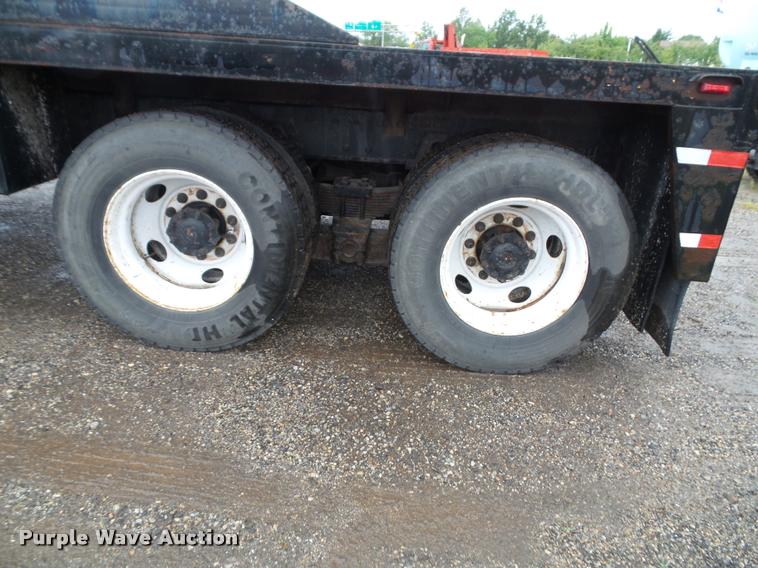 image for item K3678 2002 International F2574 flatbed truck