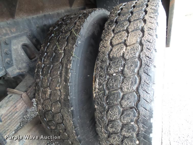 image for item K3678 2002 International F2574 flatbed truck