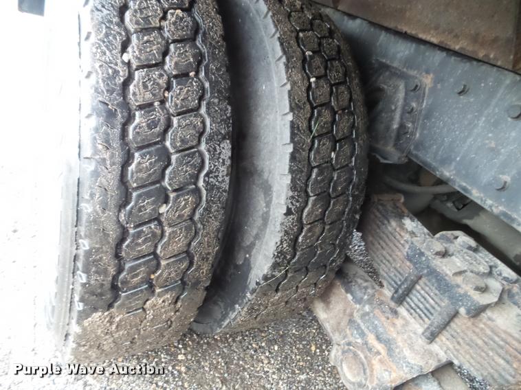 image for item K3678 2002 International F2574 flatbed truck