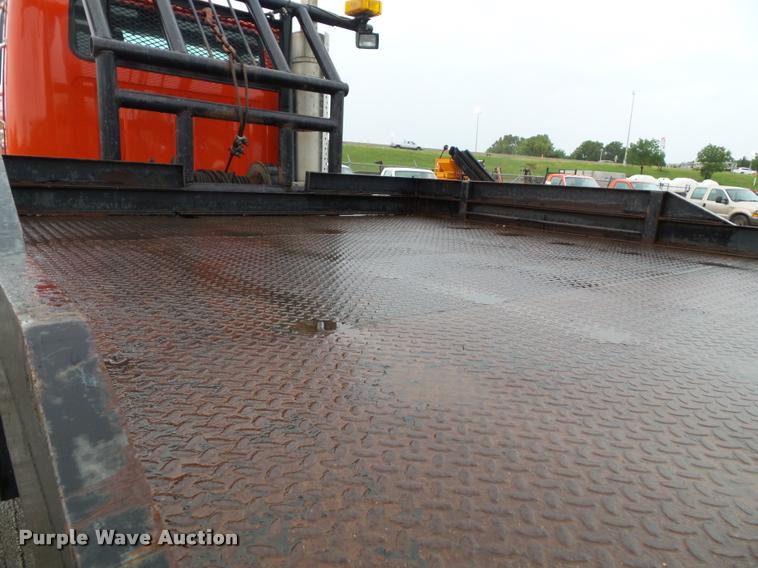 image for item K3678 2002 International F2574 flatbed truck