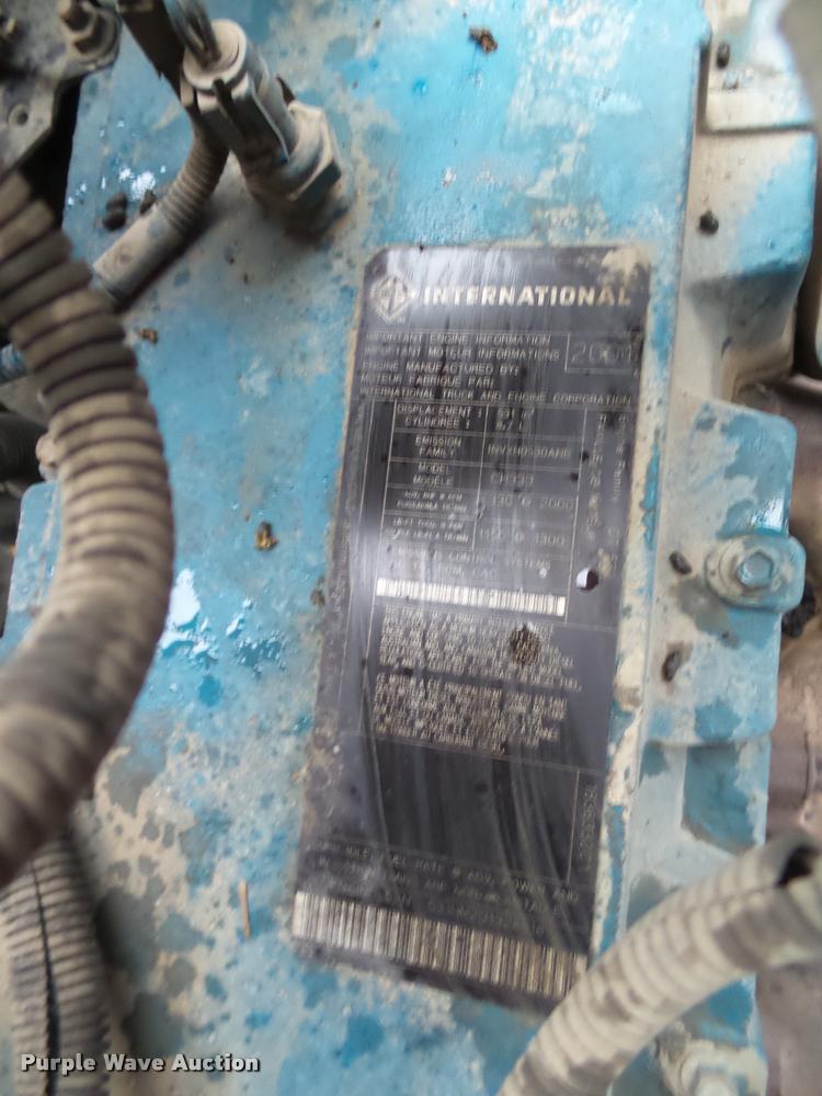 image for item K3678 2002 International F2574 flatbed truck