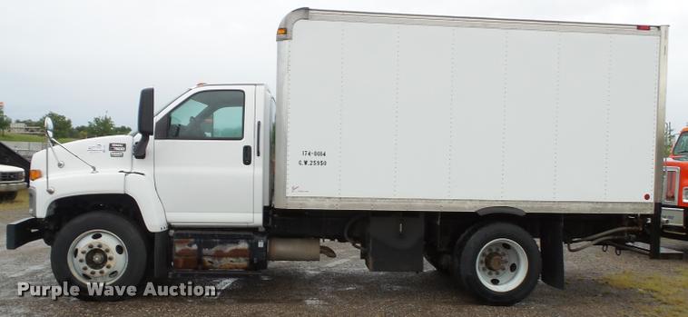image for item K3680 2005 GMC C7500 box truck