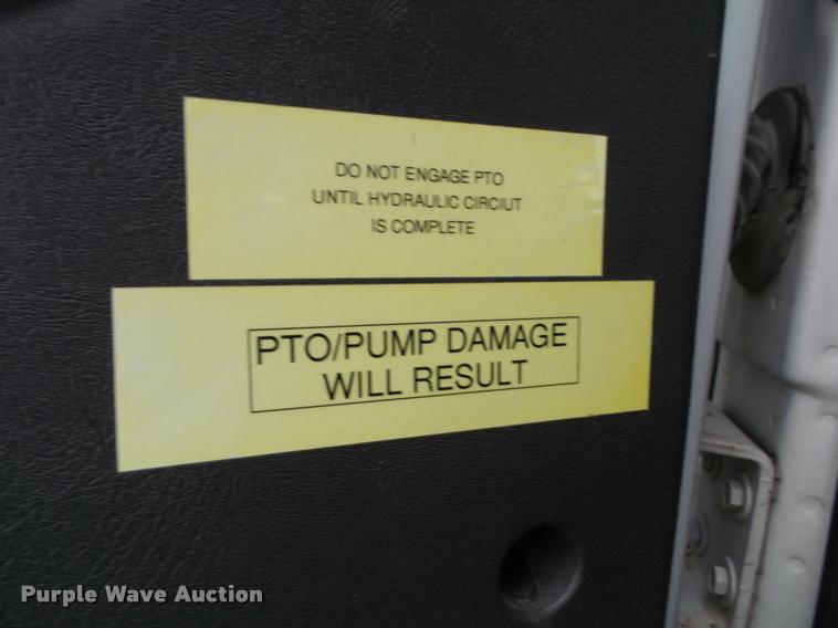 image for item K3680 2005 GMC C7500 box truck