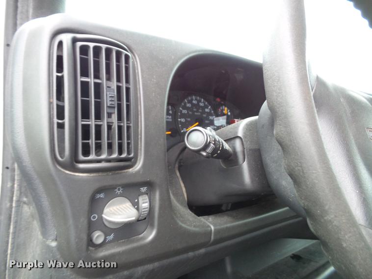 image for item K3680 2005 GMC C7500 box truck