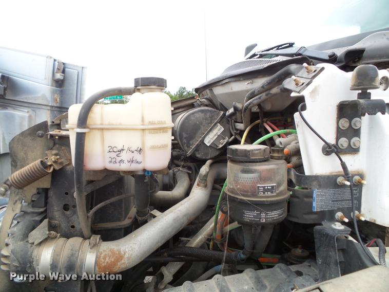 image for item K3680 2005 GMC C7500 box truck