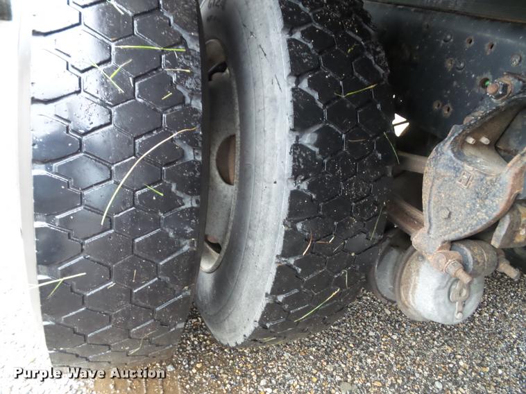 image for item K3680 2005 GMC C7500 box truck