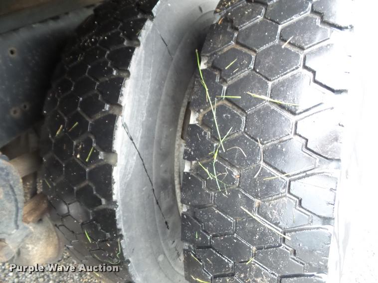 image for item K3680 2005 GMC C7500 box truck