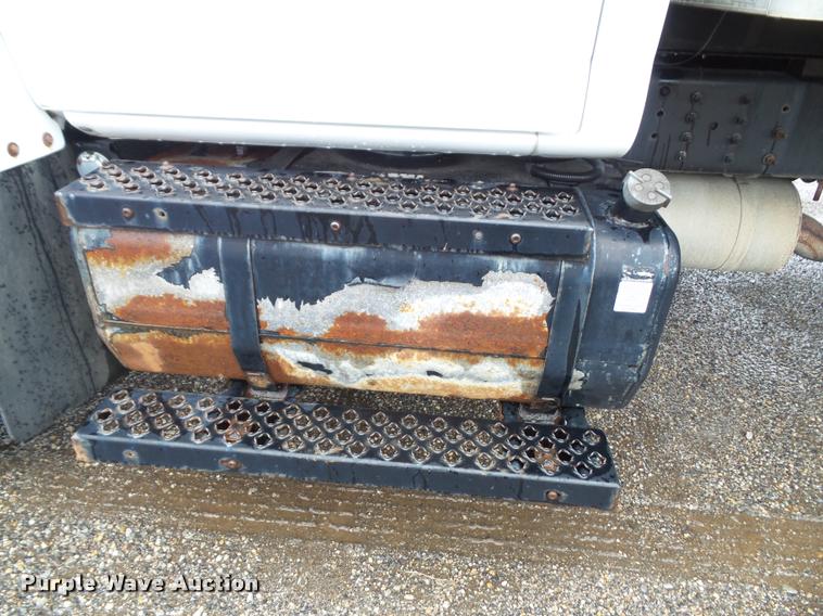 image for item K3680 2005 GMC C7500 box truck