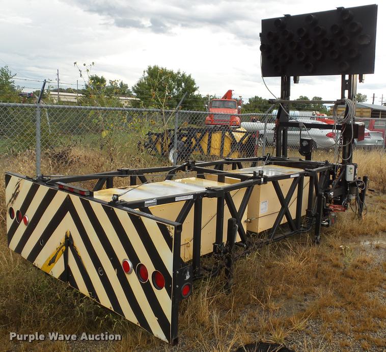 image for item K3689 2002 Enabs Safe-Stop crash attenuator