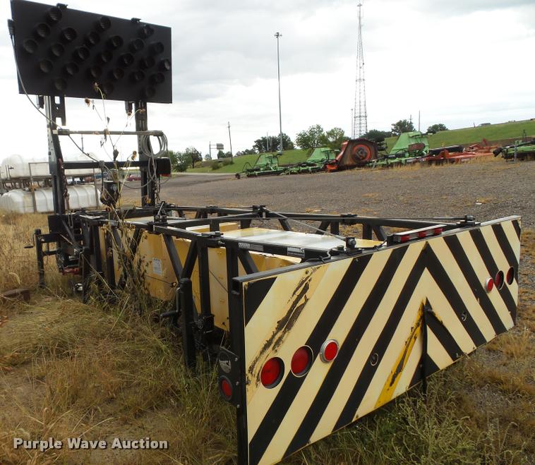 image for item K3689 2002 Enabs Safe-Stop crash attenuator