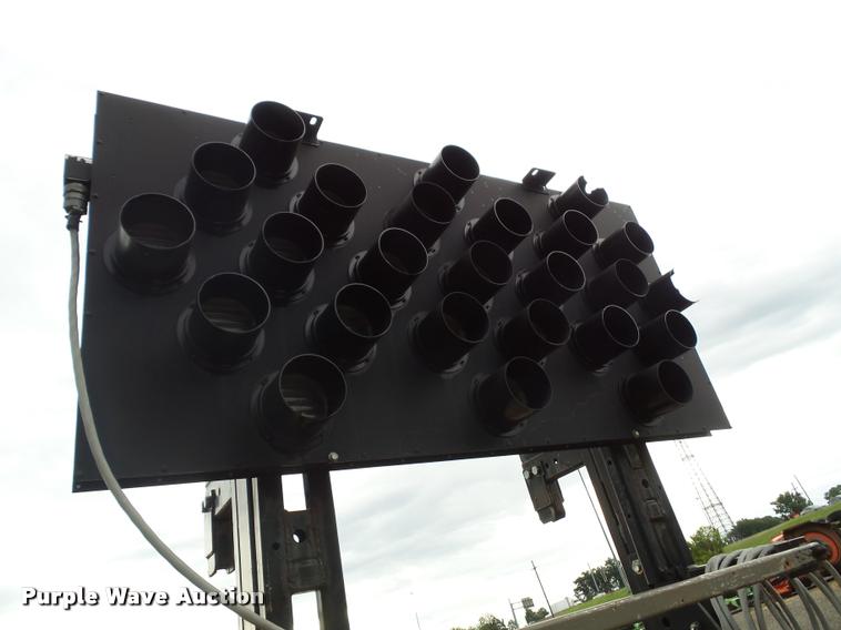 image for item K3689 2002 Enabs Safe-Stop crash attenuator