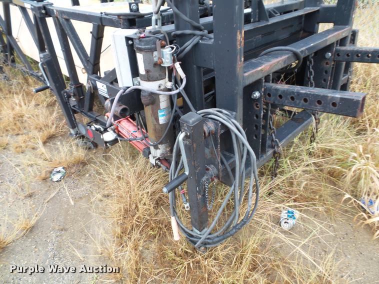 image for item K3689 2002 Enabs Safe-Stop crash attenuator