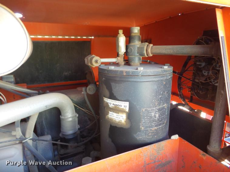 image for item L1624 2000 Sullivan D175Q6JD air compressor