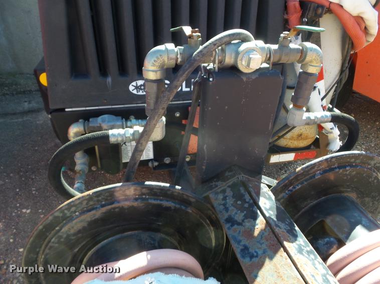 image for item L1625 2003 Sullivan 185DPQPERK air compressor