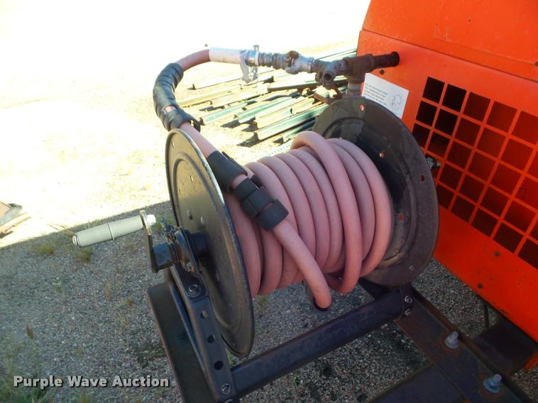 image for item L1627 2000 Sullivan D175Q6JD air compressor