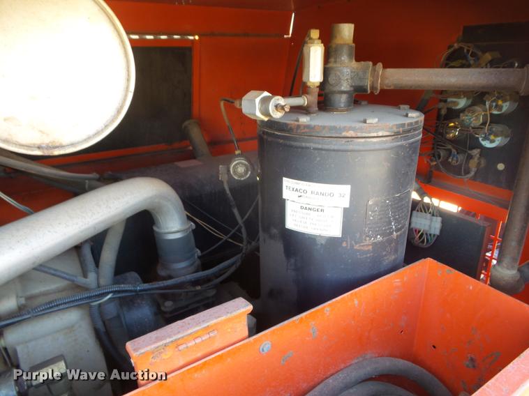 image for item L1627 2000 Sullivan D175Q6JD air compressor