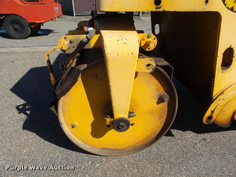 image for item L1630 2006 Ingram RS207 double drum roller