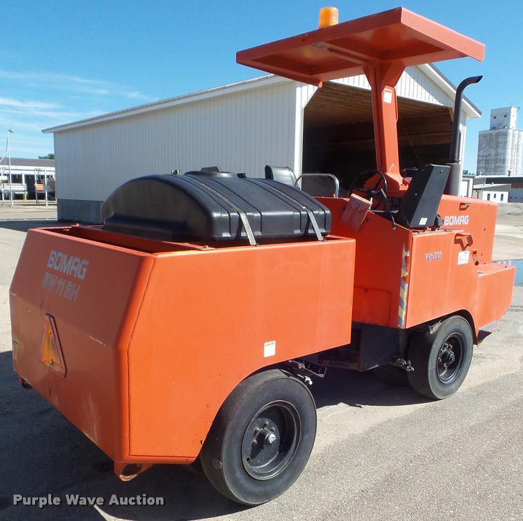 image for item L1631 1999 Bomag BW11RH pneumatic roller