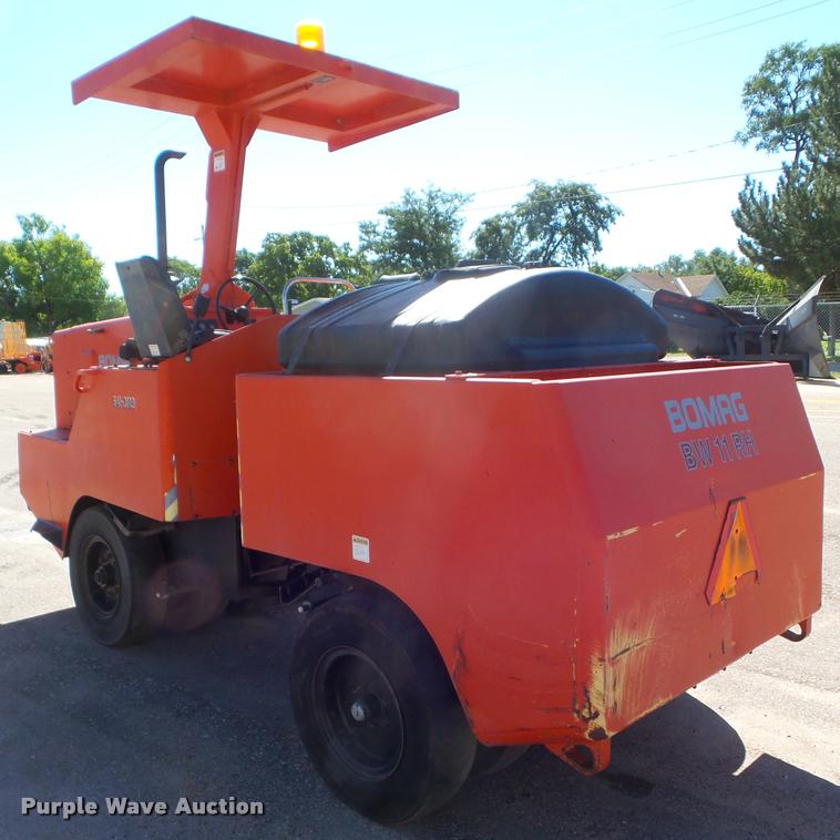 image for item L1631 1999 Bomag BW11RH pneumatic roller