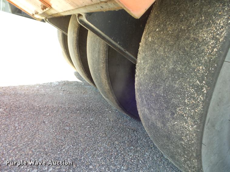 image for item L1631 1999 Bomag BW11RH pneumatic roller