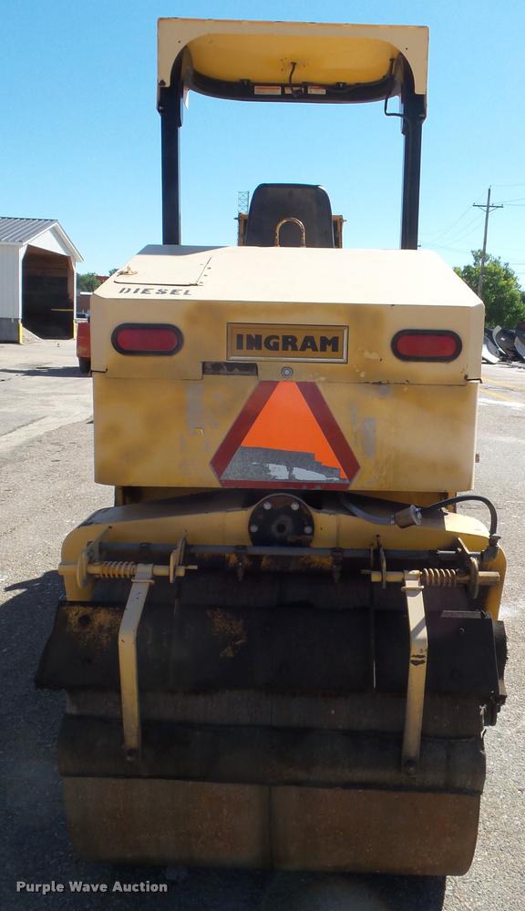 image for item L1632 2006 Ingram RS207 double drum roller