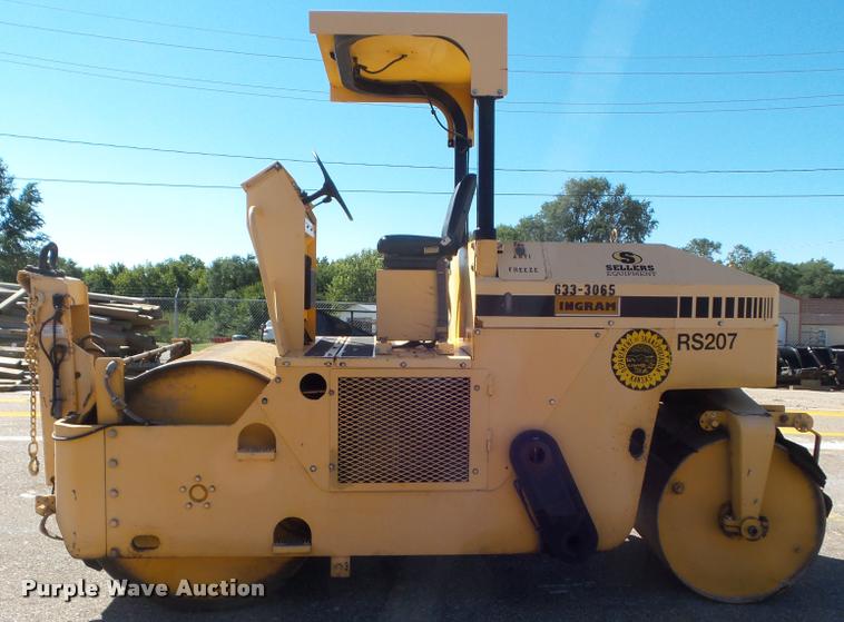 image for item L1632 2006 Ingram RS207 double drum roller
