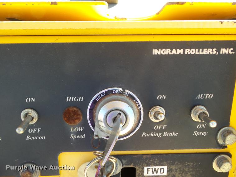 image for item L1632 2006 Ingram RS207 double drum roller