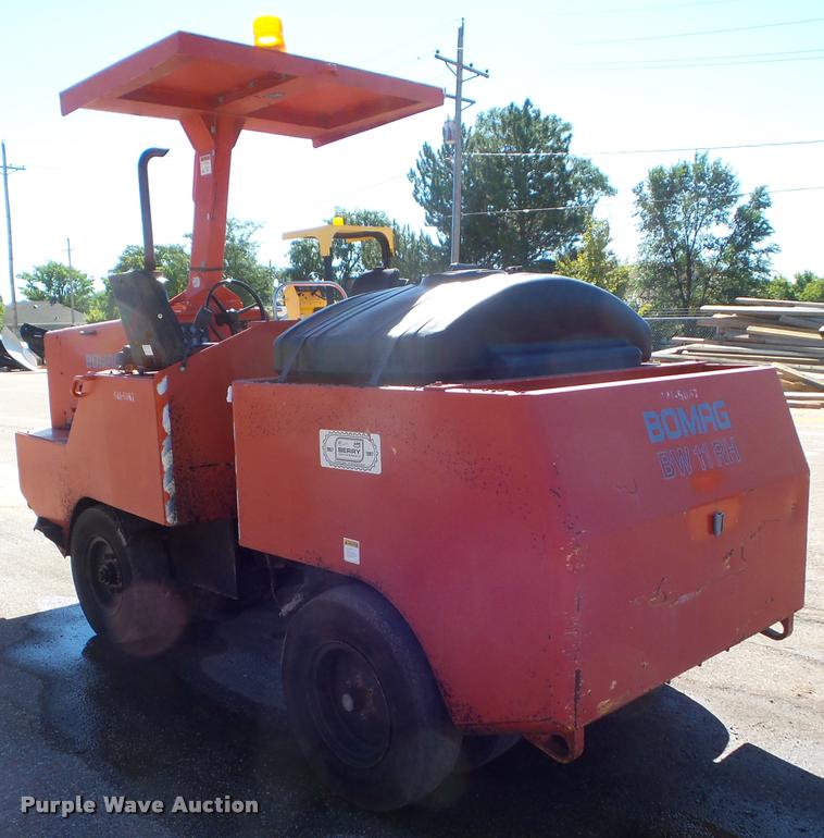 image for item L1633 1997 Bomag BW11RH Pneumatic roller