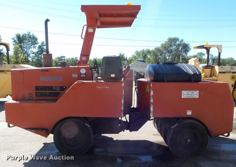 image for item L1633 1997 Bomag BW11RH Pneumatic roller