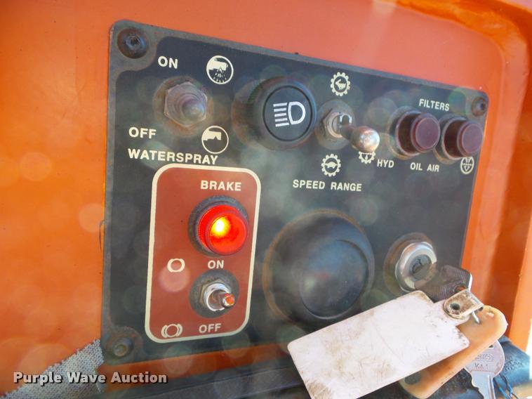 image for item L1633 1997 Bomag BW11RH Pneumatic roller